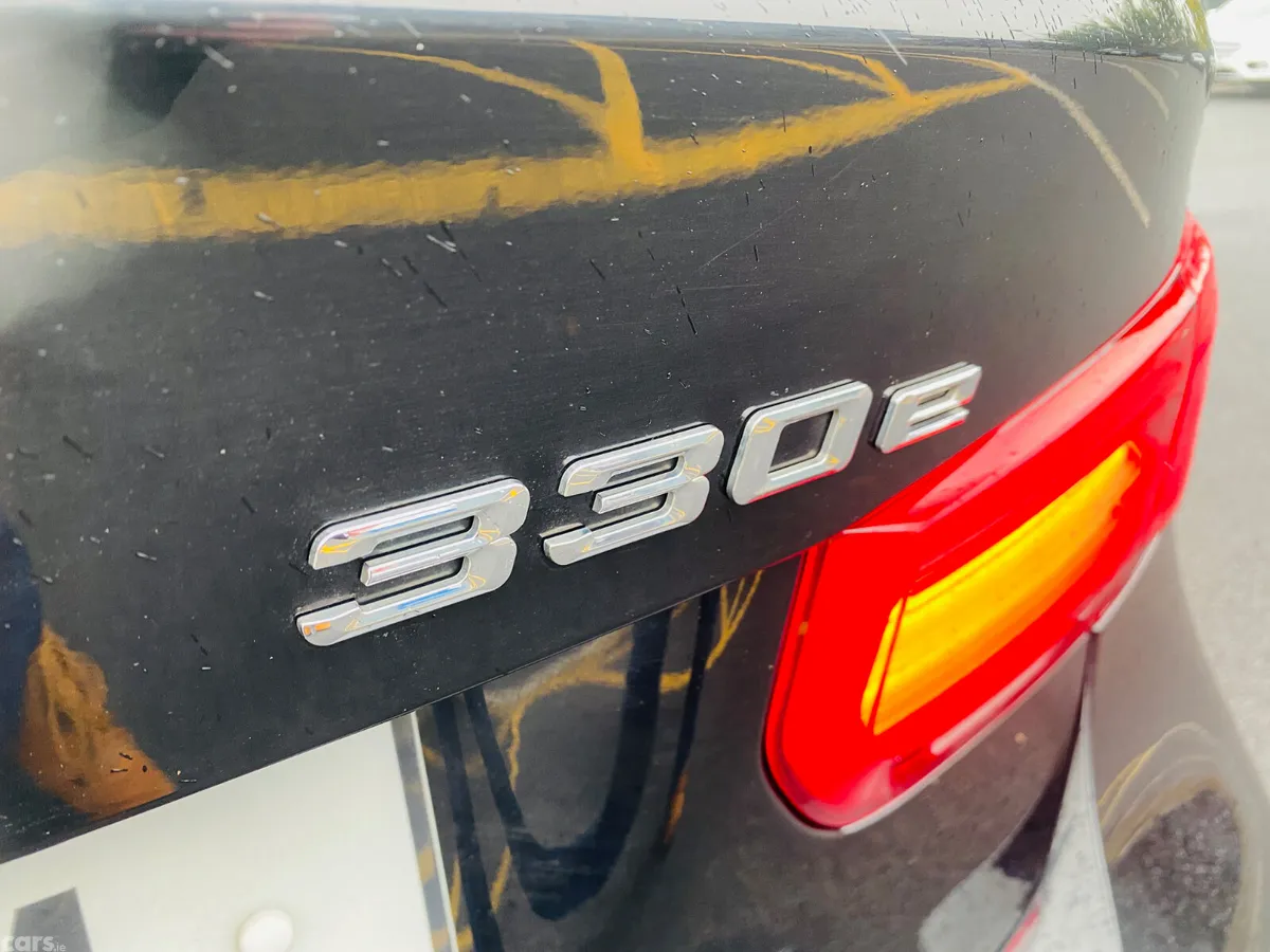 BMW 3-Series Saloon, Petrol Plug-in Hybrid, 2018, Black