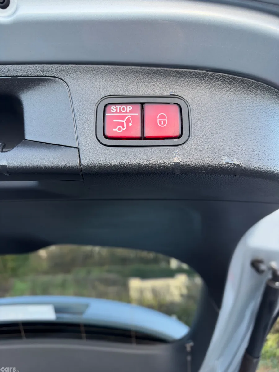 Mercedes-Benz GLA SUV, Petrol Hybrid, 2024, Grey