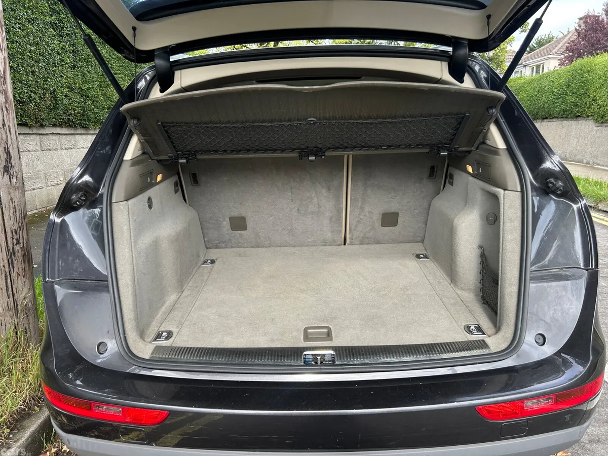 Audi Q5 SUV, Diesel, 2010, Grey