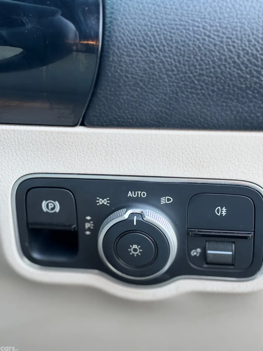 Mercedes-Benz GLA SUV, Petrol Hybrid, 2024, Grey