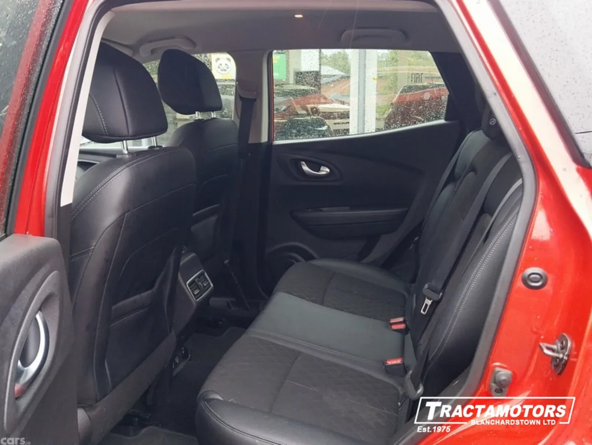 Renault Kadjar SUV, Petrol, 2019, Red
