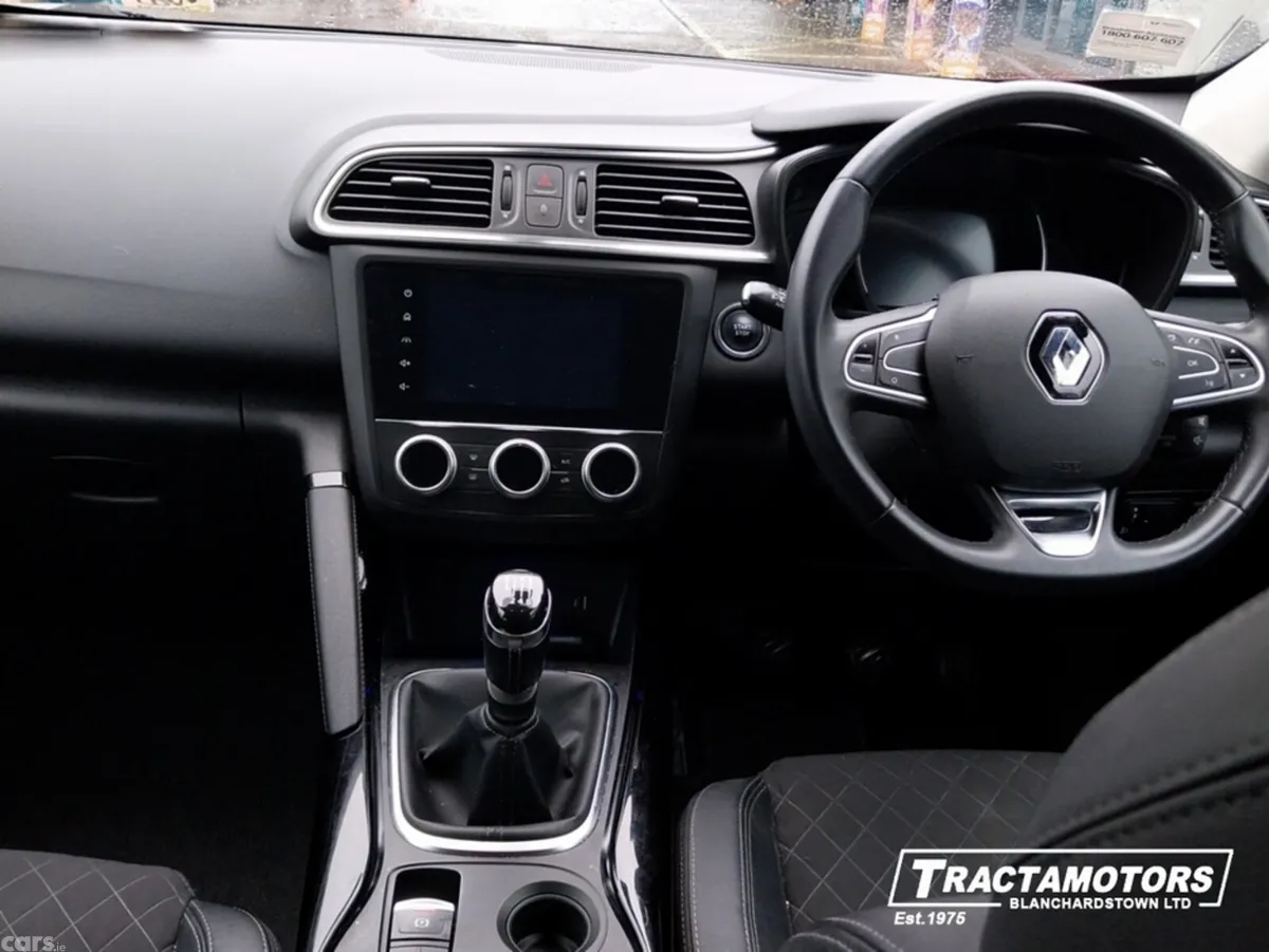 Renault Kadjar SUV, Petrol, 2019, Red