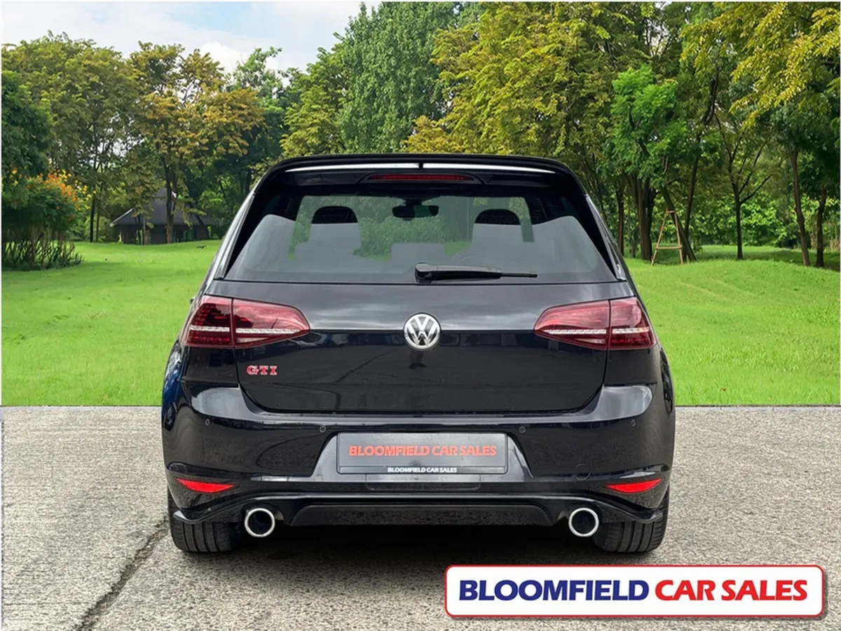 Volkswagen Golf Hatchback, Petrol, 2016, Black