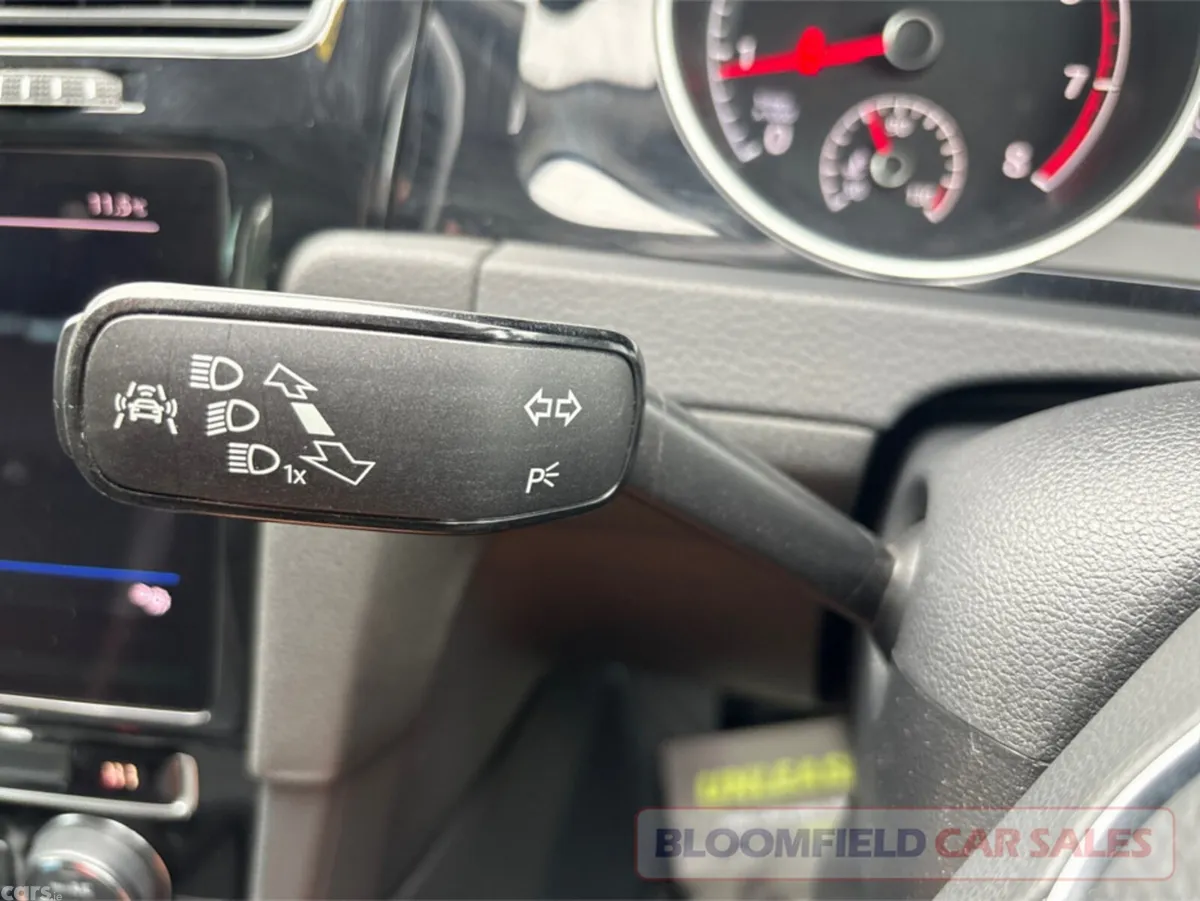 Volkswagen Golf Hatchback, Petrol, 2017, Grey