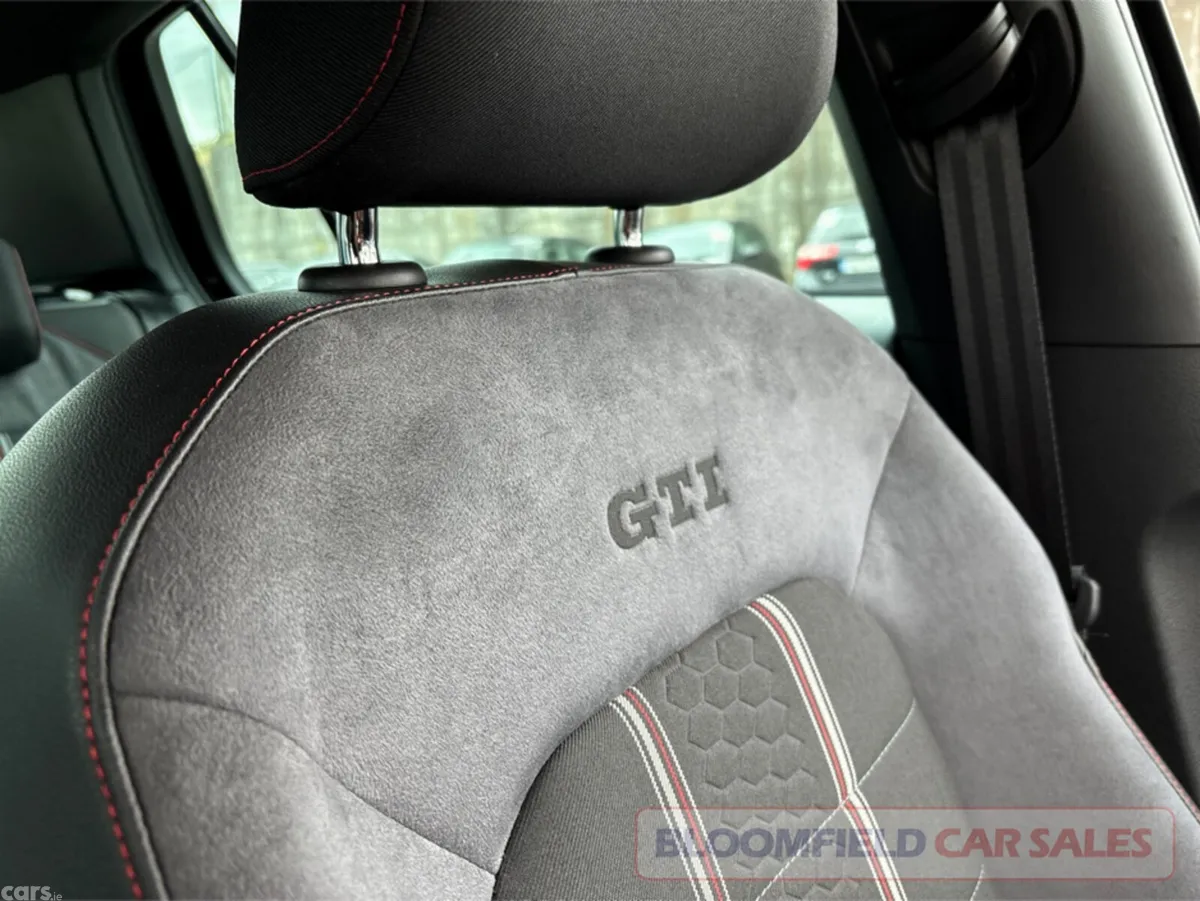 Volkswagen Golf Hatchback, Petrol, 2016, Black