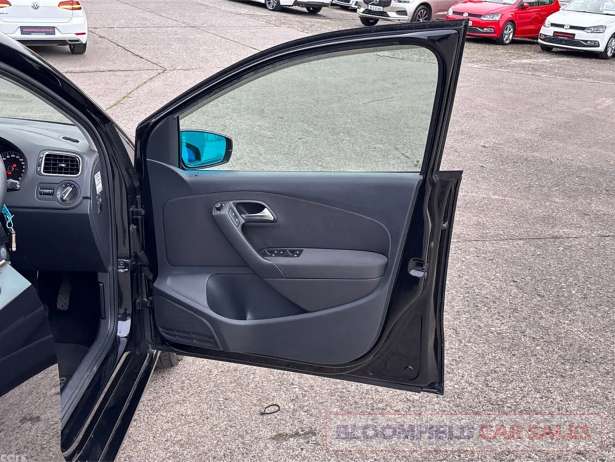 Volkswagen Polo Hatchback, Petrol, 2014, Black