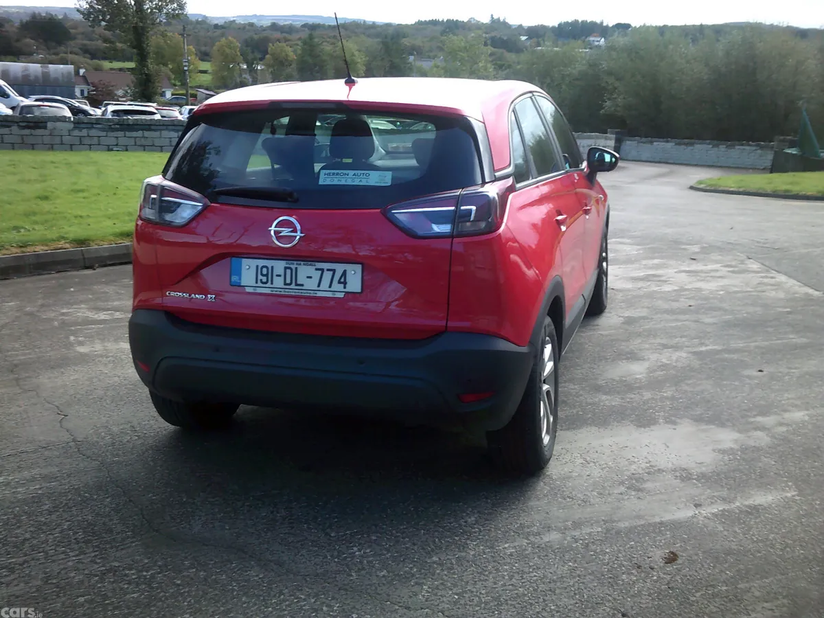 Opel Crossland X SUV, Petrol, 2019, Red