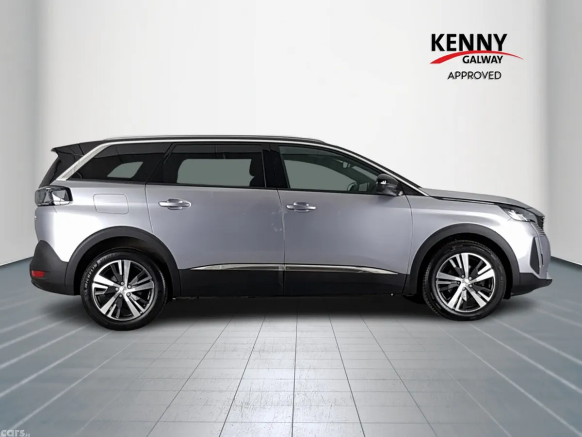 Peugeot 5008 MPV, Diesel, 2025, Grey