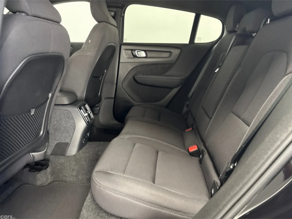 Volvo C40 Hatchback, Electric, 2023, Black