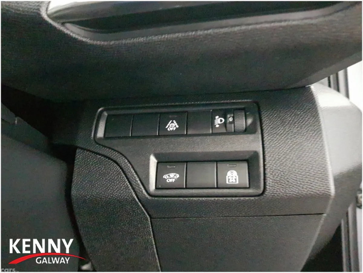 Peugeot 5008 MPV, Diesel, 2025, Grey