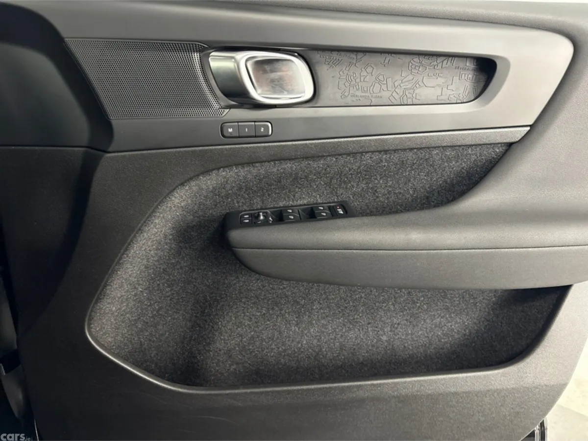 Volvo C40 Hatchback, Electric, 2023, Black