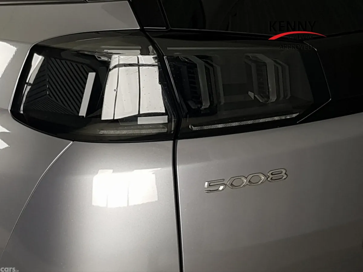 Peugeot 5008 MPV, Diesel, 2025, Grey