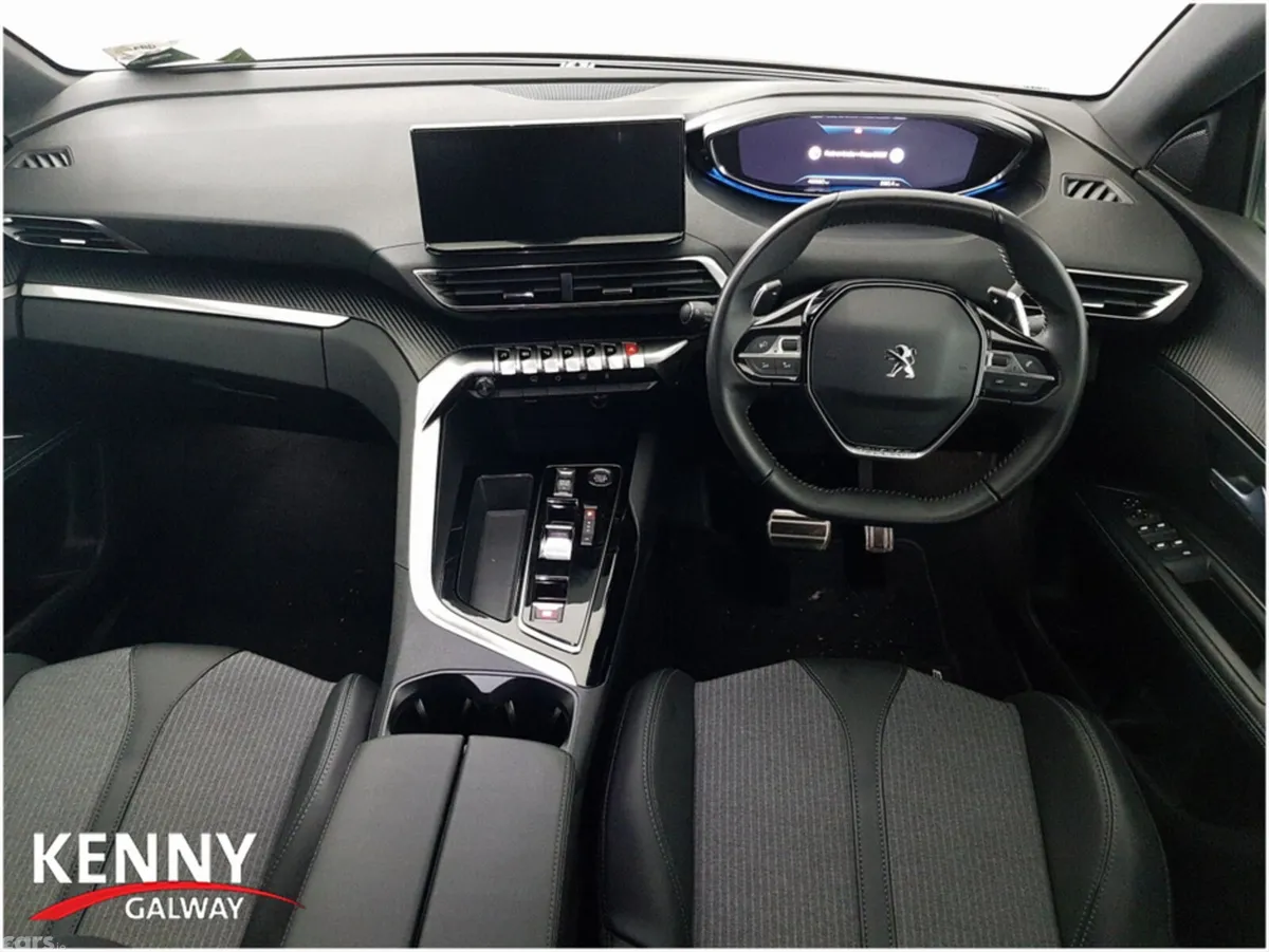 Peugeot 5008 MPV, Diesel, 2025, Grey
