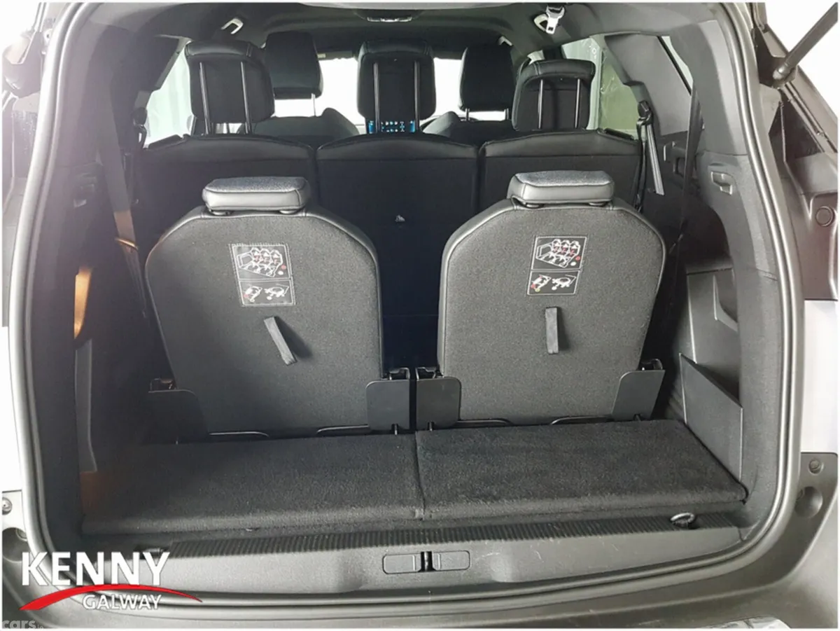 Peugeot 5008 MPV, Diesel, 2025, Grey