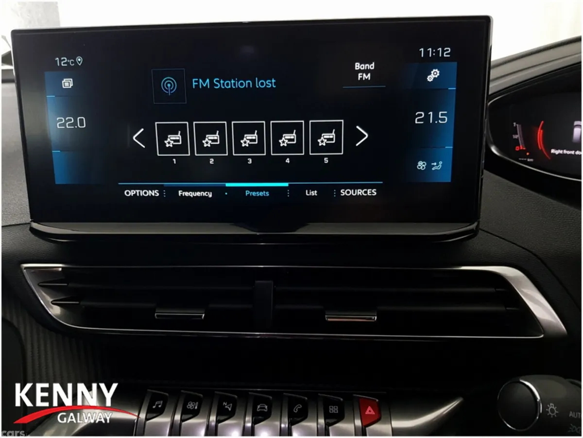 Peugeot 5008 MPV, Diesel, 2025, Grey