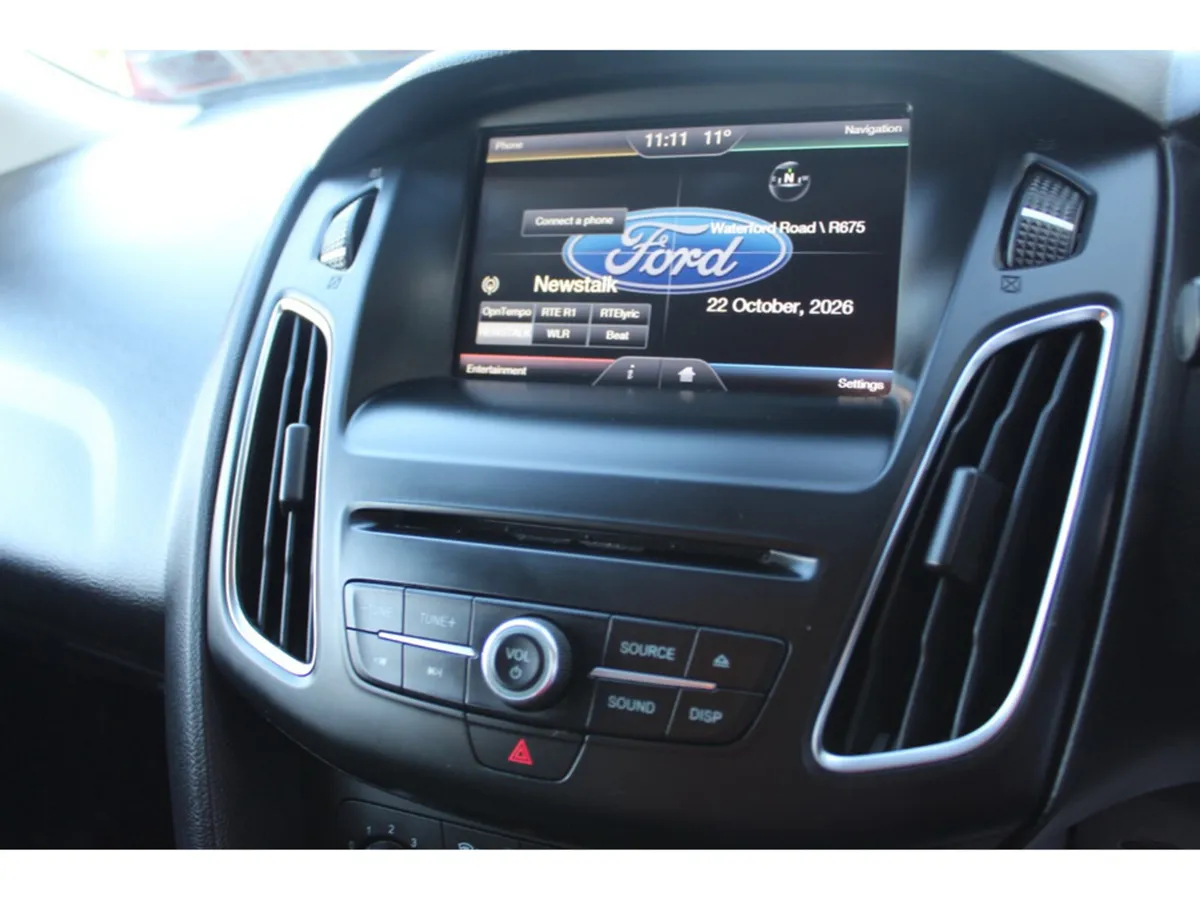 Ford Focus Hatchback, Petrol, 2015, Silver