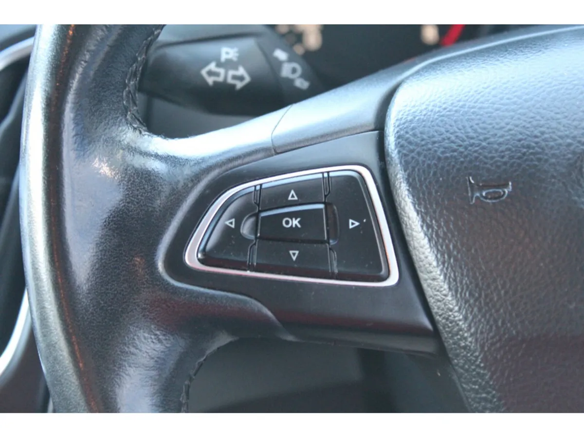 Ford Focus Hatchback, Petrol, 2015, Silver