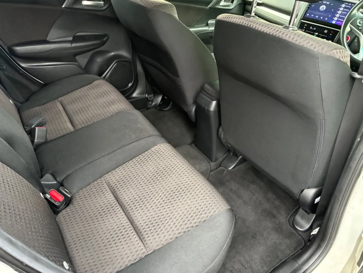 Honda Fit Hatchback, Petrol Hybrid, 2018, White