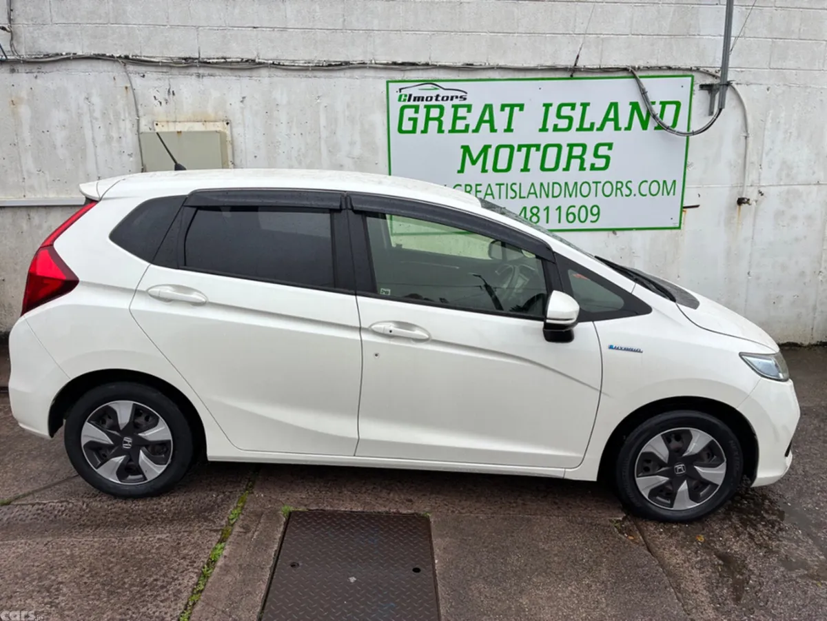 Honda Fit Hatchback, Petrol Hybrid, 2018, White