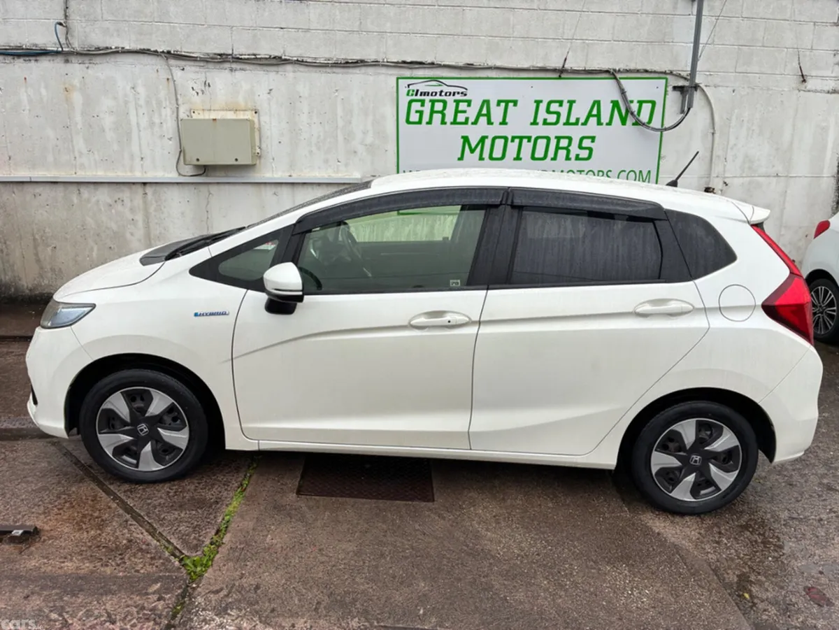 Honda Fit Hatchback, Petrol Hybrid, 2018, White