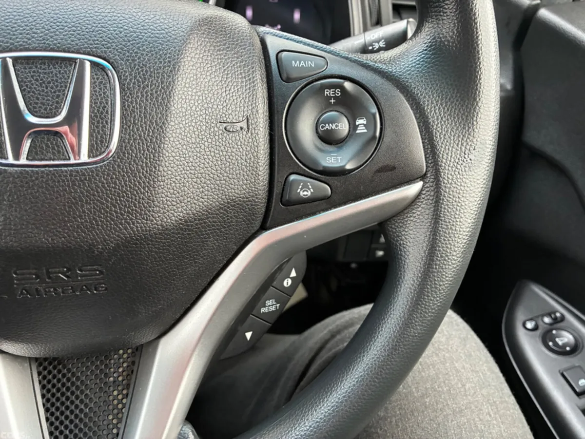 Honda Fit Hatchback, Petrol Hybrid, 2018, White