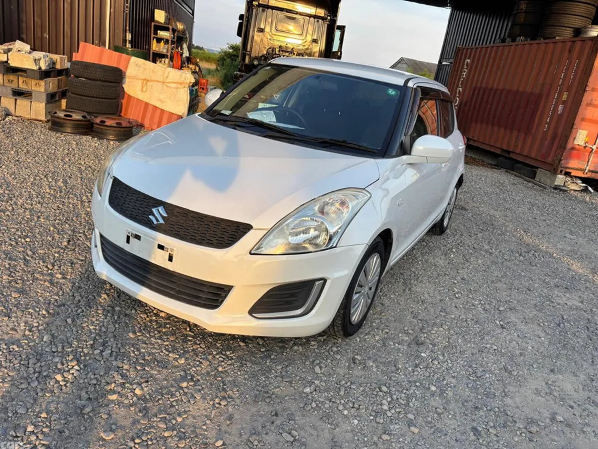 Suzuki Swift Hatchback, Petrol, 2013, White