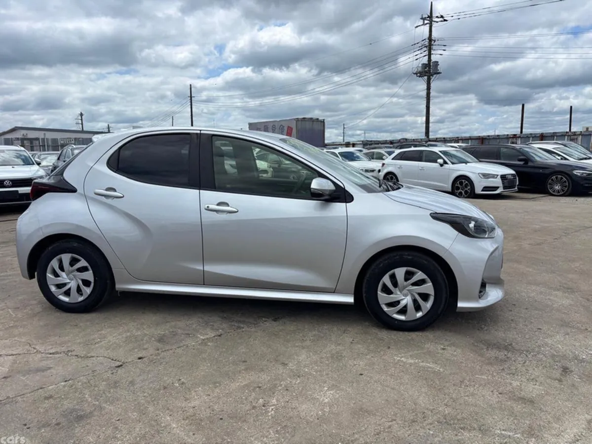 Toyota Yaris Hatchback, Petrol Hybrid, 2020, Silver