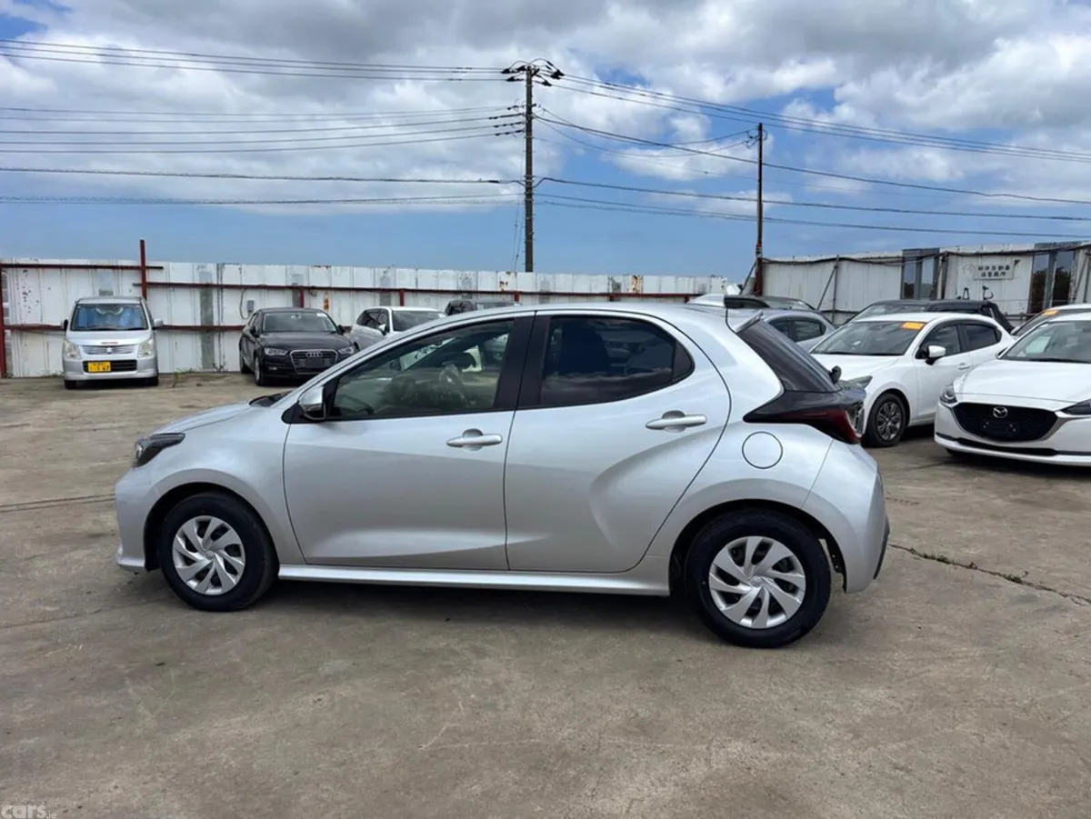Toyota Yaris Hatchback, Petrol Hybrid, 2020, Silver