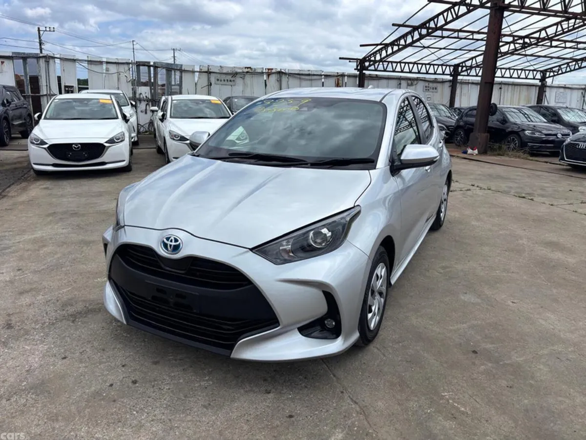 Toyota Yaris Hatchback, Petrol Hybrid, 2020, Silver