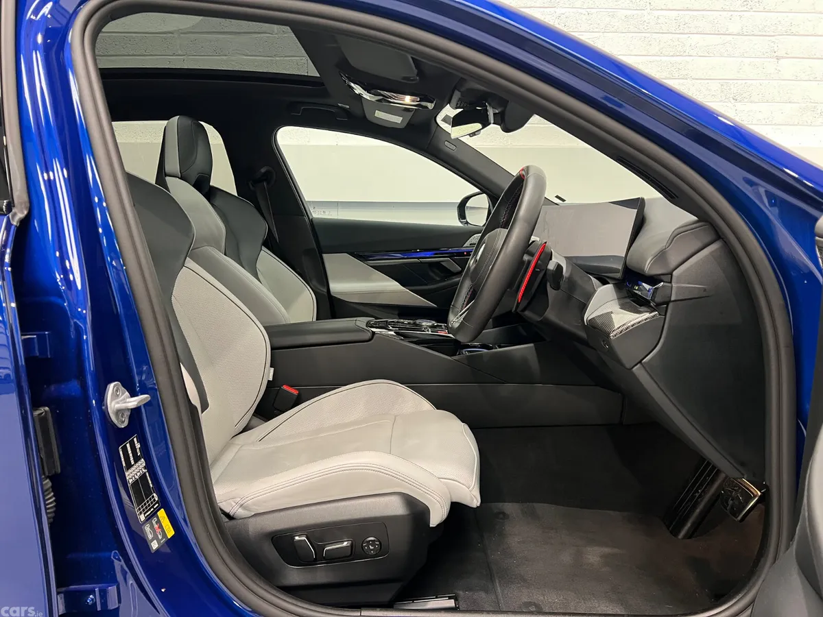 BMW M5 Saloon, Petrol Plug-in Hybrid, 2025, Blue