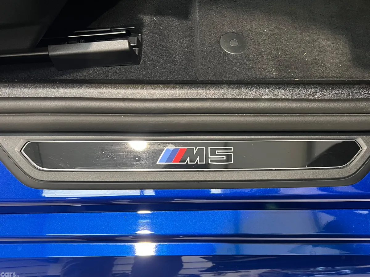 BMW M5 Saloon, Petrol Plug-in Hybrid, 2025, Blue