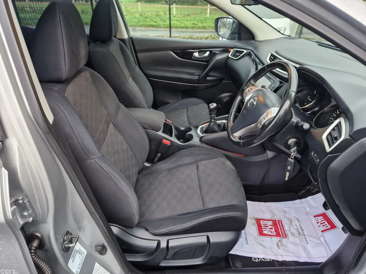 Nissan Qashqai Hatchback, Diesel, 2016, Silver