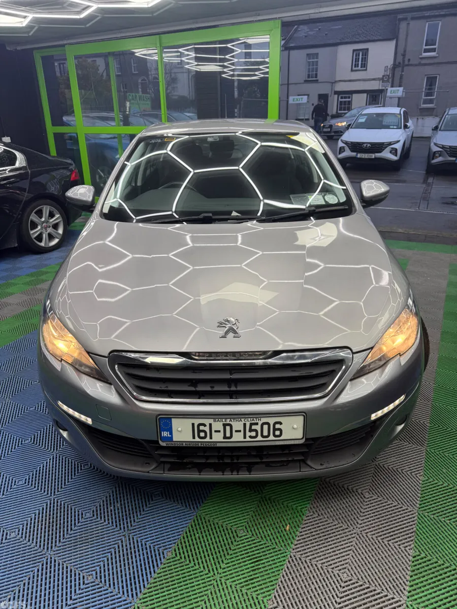 Peugeot 308 Hatchback, Petrol, 2016, Grey