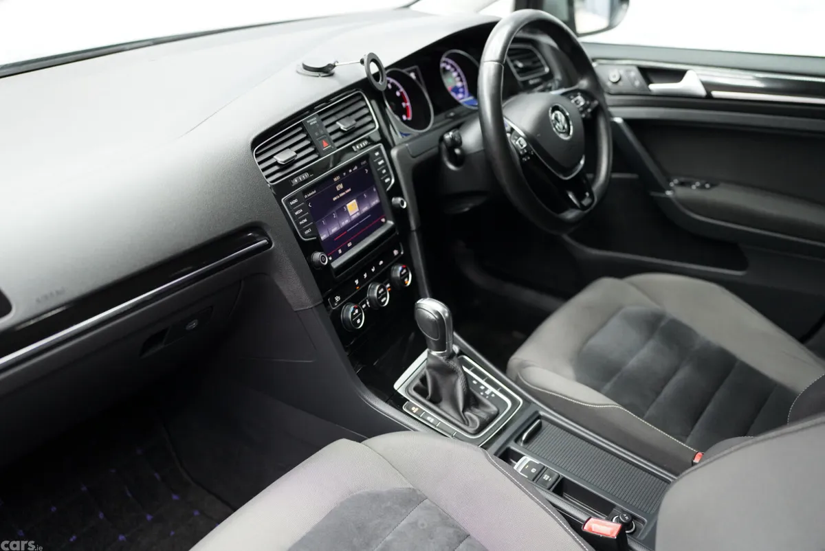 Volkswagen Golf Hatchback, Petrol, 2015, Grey