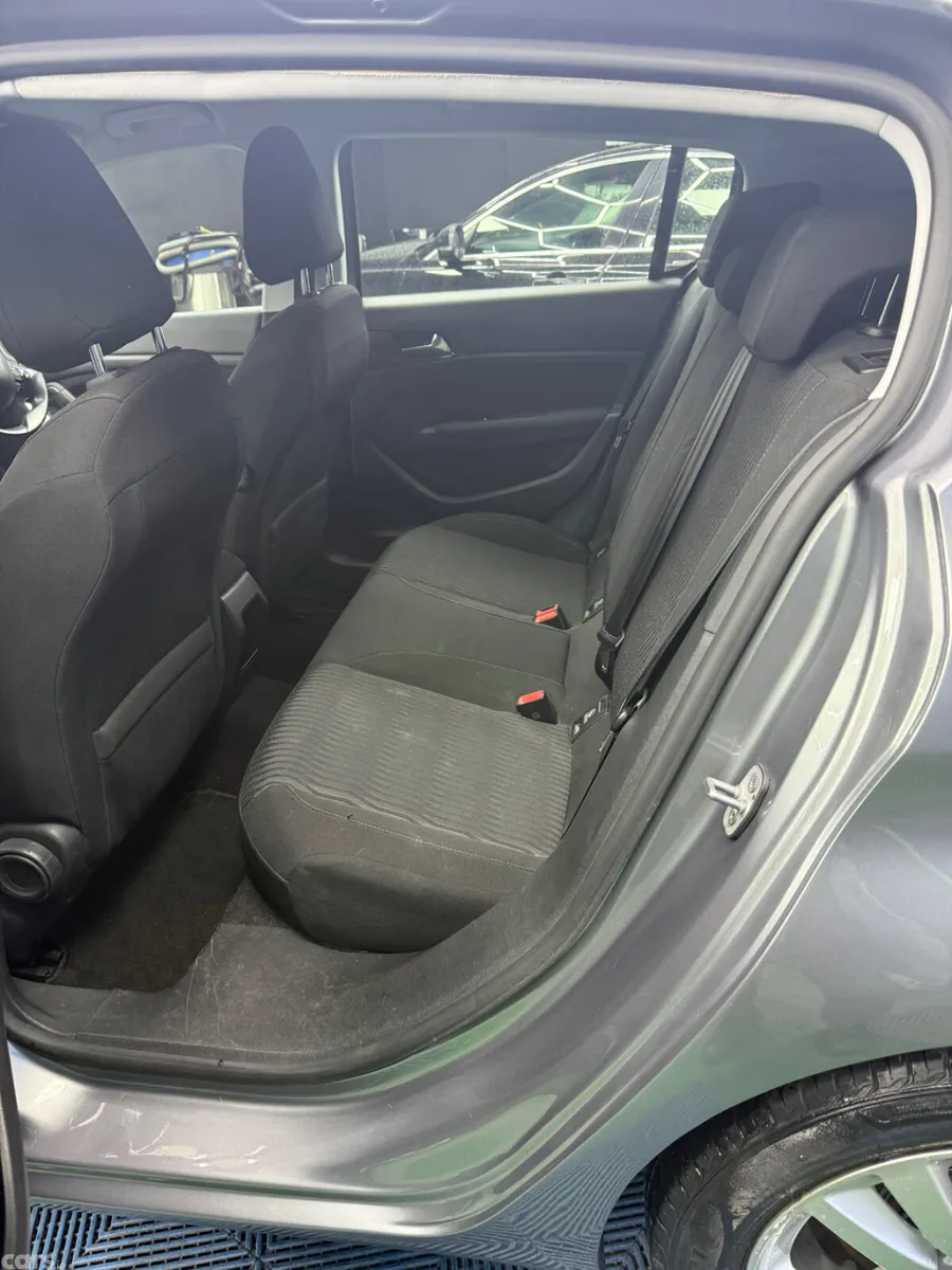 Peugeot 308 Hatchback, Petrol, 2016, Grey