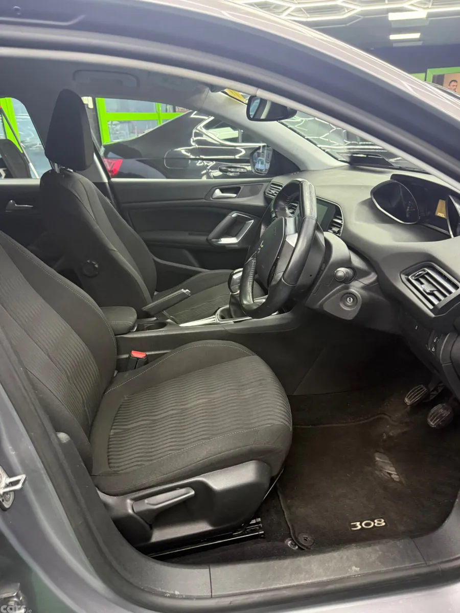 Peugeot 308 Hatchback, Petrol, 2016, Grey