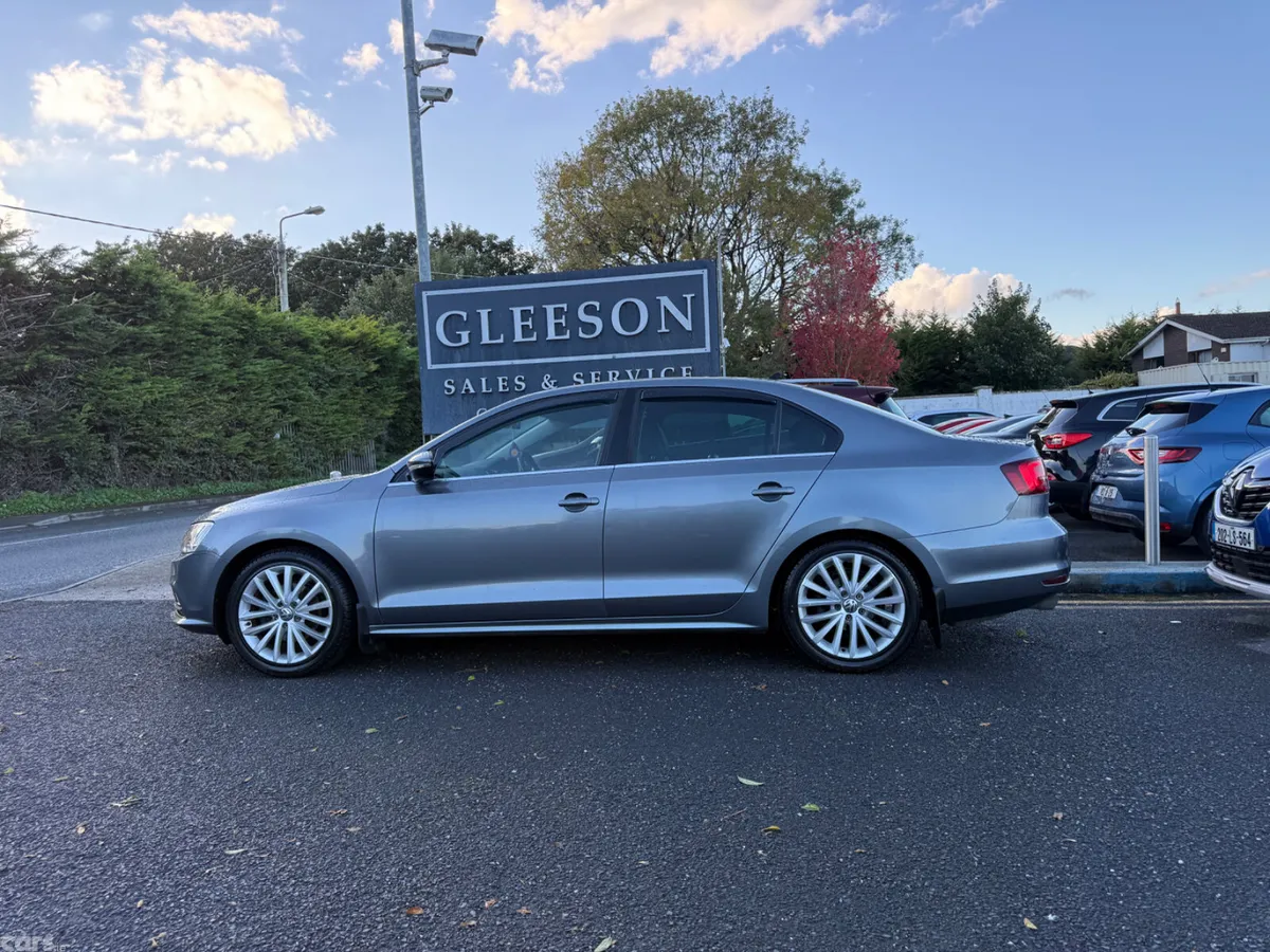 Volkswagen Jetta Saloon, Diesel, 2018, Grey