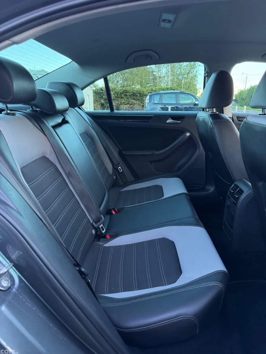 Volkswagen Jetta Saloon, Diesel, 2018, Grey