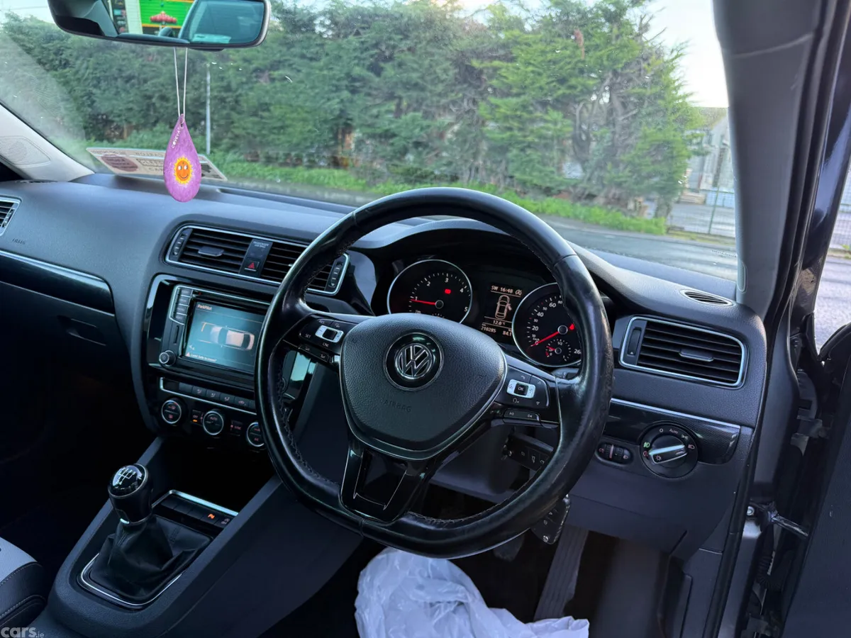 Volkswagen Jetta Saloon, Diesel, 2018, Grey