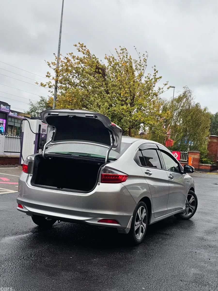 Honda Grace Saloon, Petrol Hybrid, 2015, Grey
