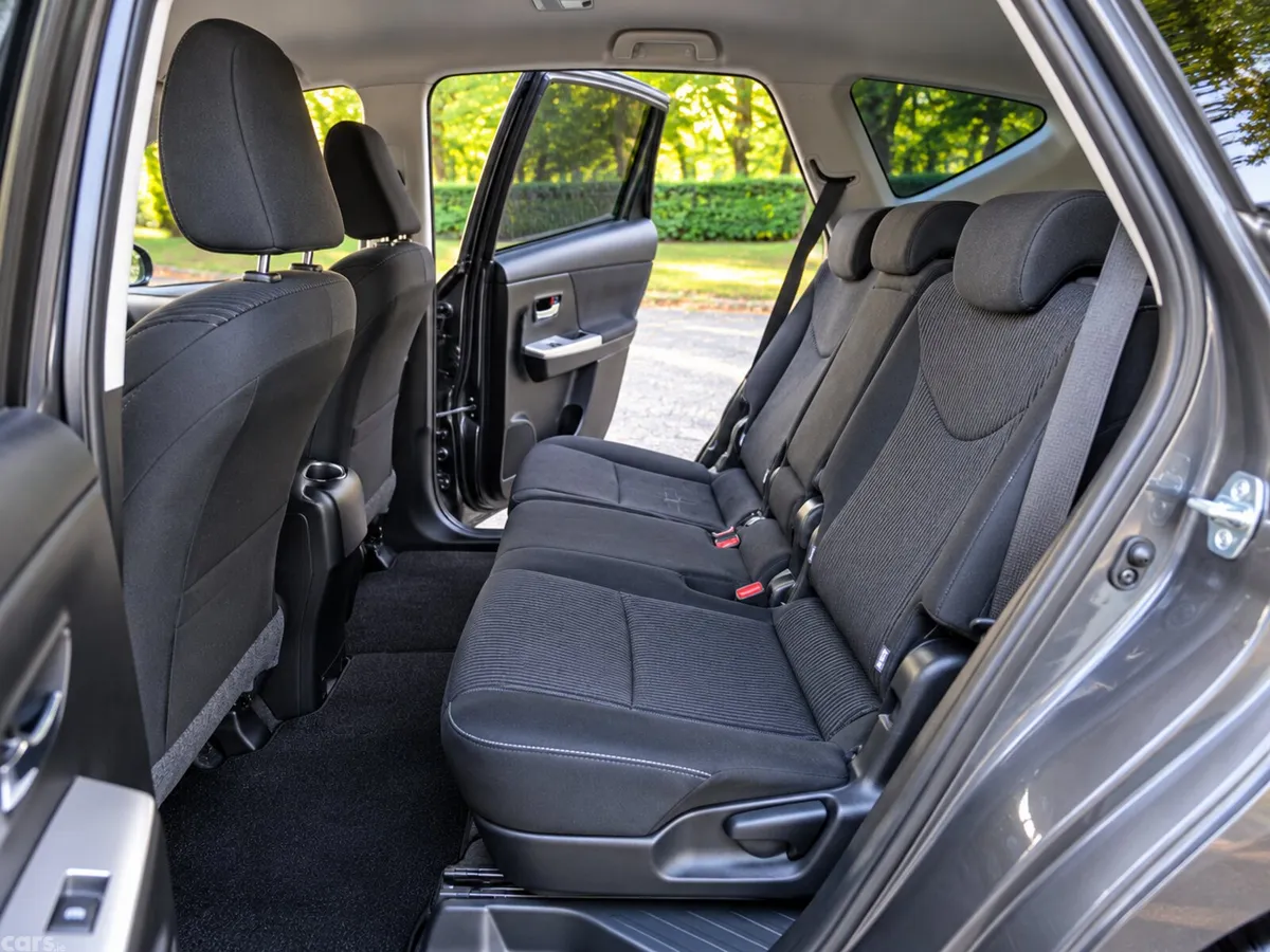 Toyota Prius MPV, Petrol Hybrid, 2019, White