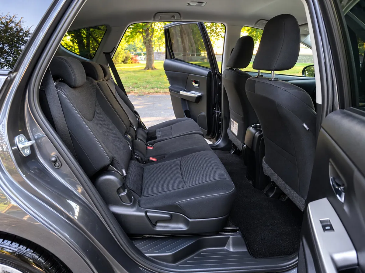 Toyota Prius MPV, Petrol Hybrid, 2019, White