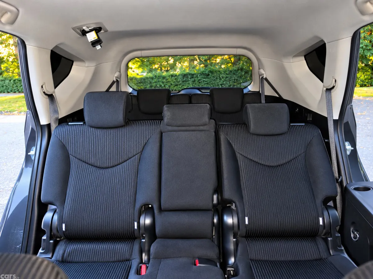 Toyota Prius MPV, Petrol Hybrid, 2019, White