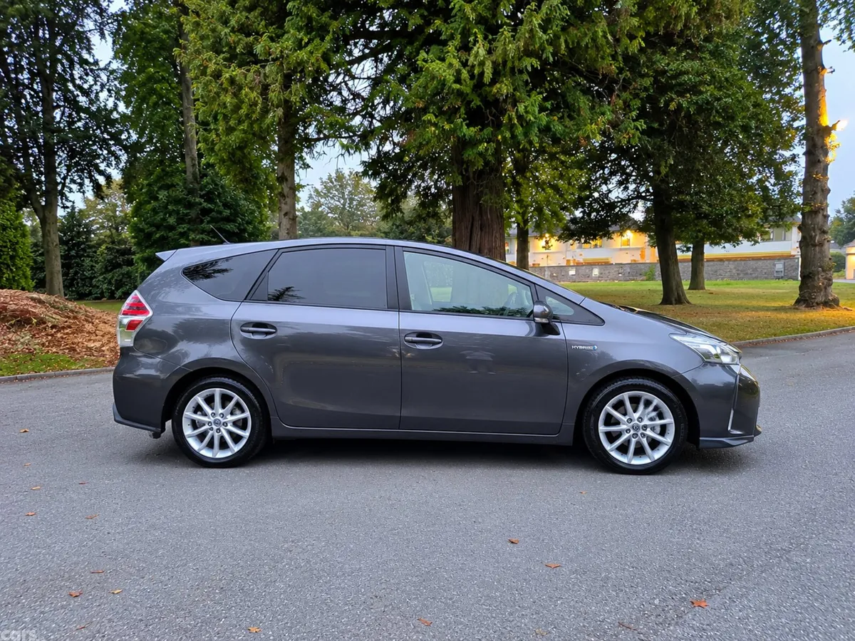 Toyota Prius MPV, Petrol Hybrid, 2019, White