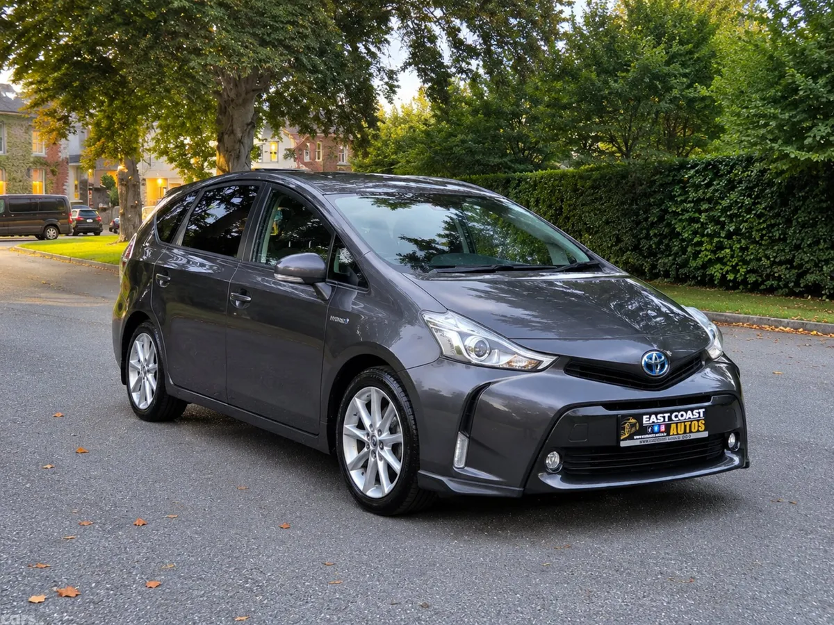 Toyota Prius MPV, Petrol Hybrid, 2019, White