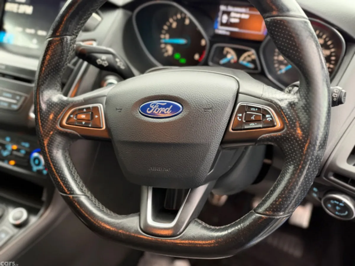 Ford Focus Hatchback, Diesel, 2017, Blue