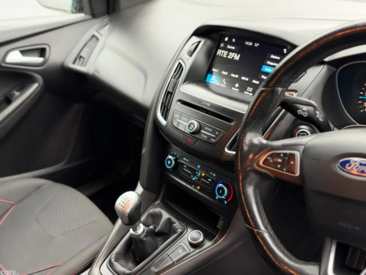 Ford Focus Hatchback, Diesel, 2017, Blue