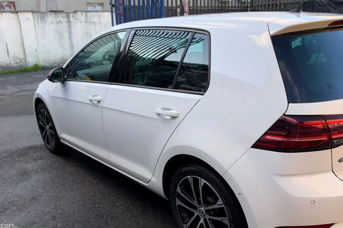 Volkswagen Golf Hatchback, Petrol, 2019, White