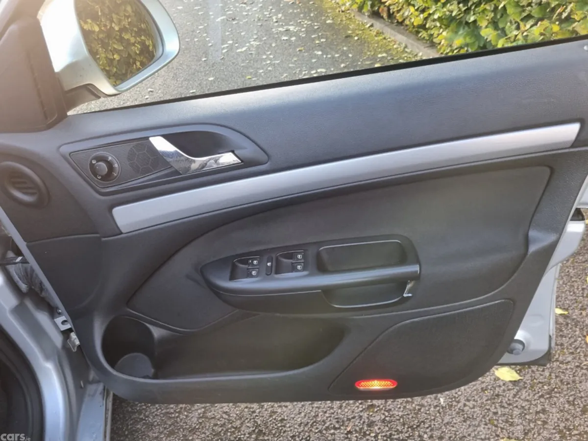 Skoda Octavia Hatchback, Diesel, 2009, Silver