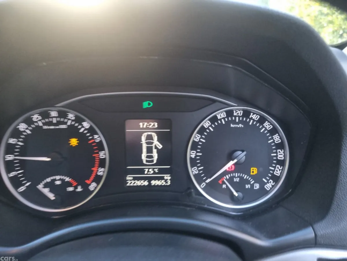 Skoda Octavia Hatchback, Diesel, 2009, Silver
